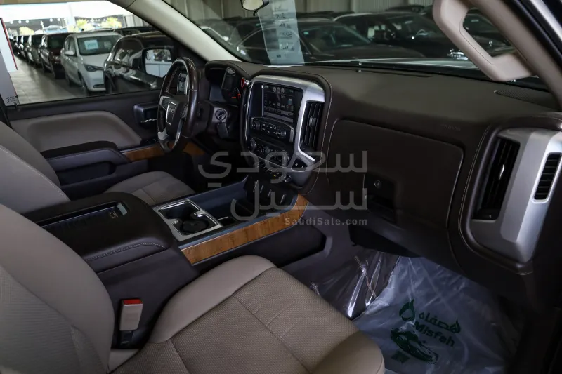 2018 جي ام سي سييرا اس ال اي