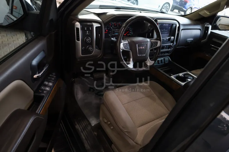 2018 جي ام سي سييرا اس ال اي