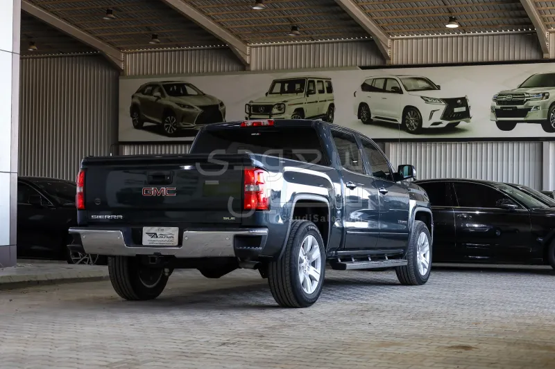 2018 جي ام سي سييرا اس ال اي