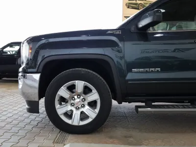 2018 جي ام سي سييرا اس ال اي