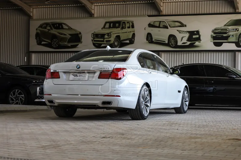 2014 بي ام دبليو الفئة السابعة 740 إل أي