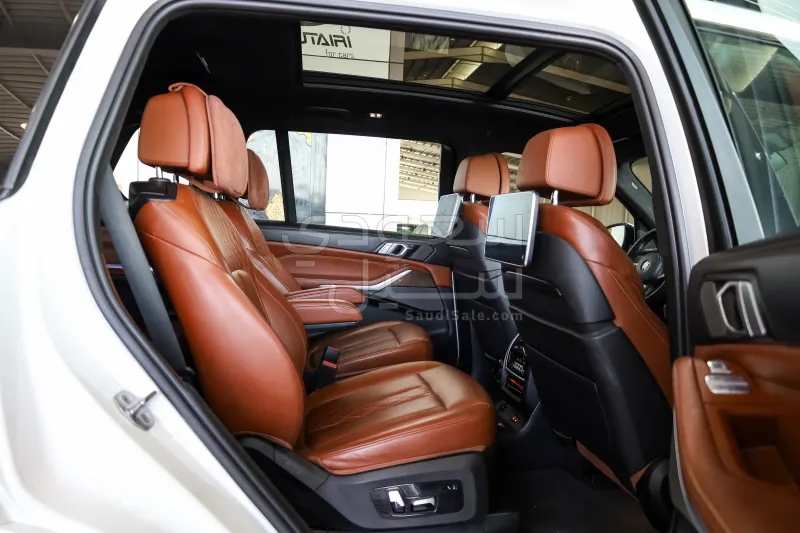 2020 بي ام دبليو الفئة اكس 7