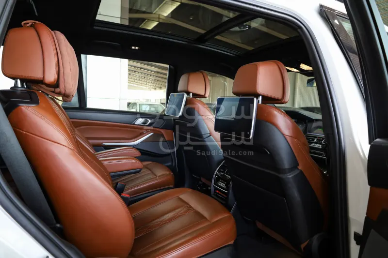 2020 بي ام دبليو الفئة اكس 7