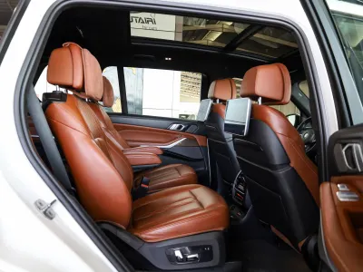 2020 بي ام دبليو الفئة اكس 7