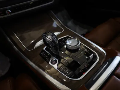 2020 بي ام دبليو الفئة اكس 7