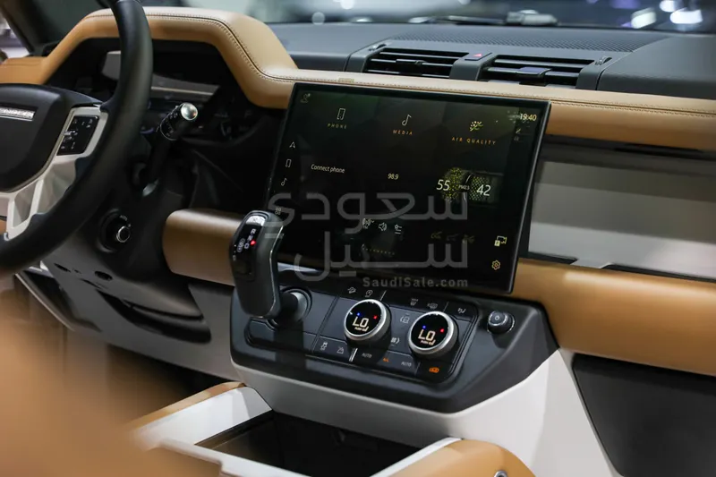 2026 لاند روفر ديفيندر اس اي