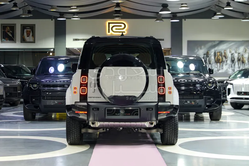 2026 لاند روفر ديفيندر اس اي