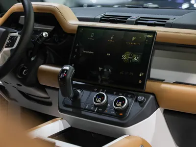 2026 لاند روفر ديفيندر اس اي