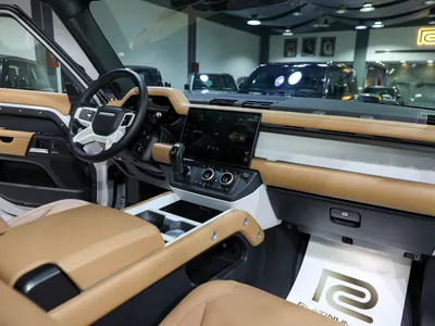 2026 لاند روفر ديفيندر اس اي