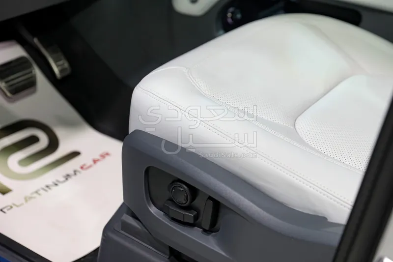 2026 لاند روفر ديفيندر اس اي