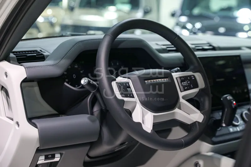 2026 لاند روفر ديفيندر اس اي