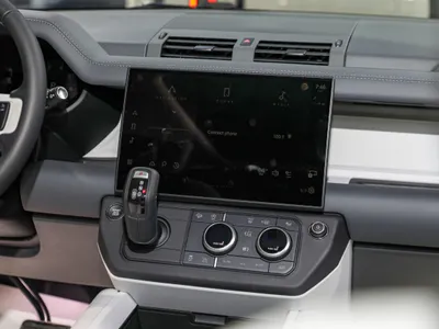 2026 لاند روفر ديفيندر اس اي