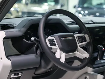 2026 لاند روفر ديفيندر اس اي