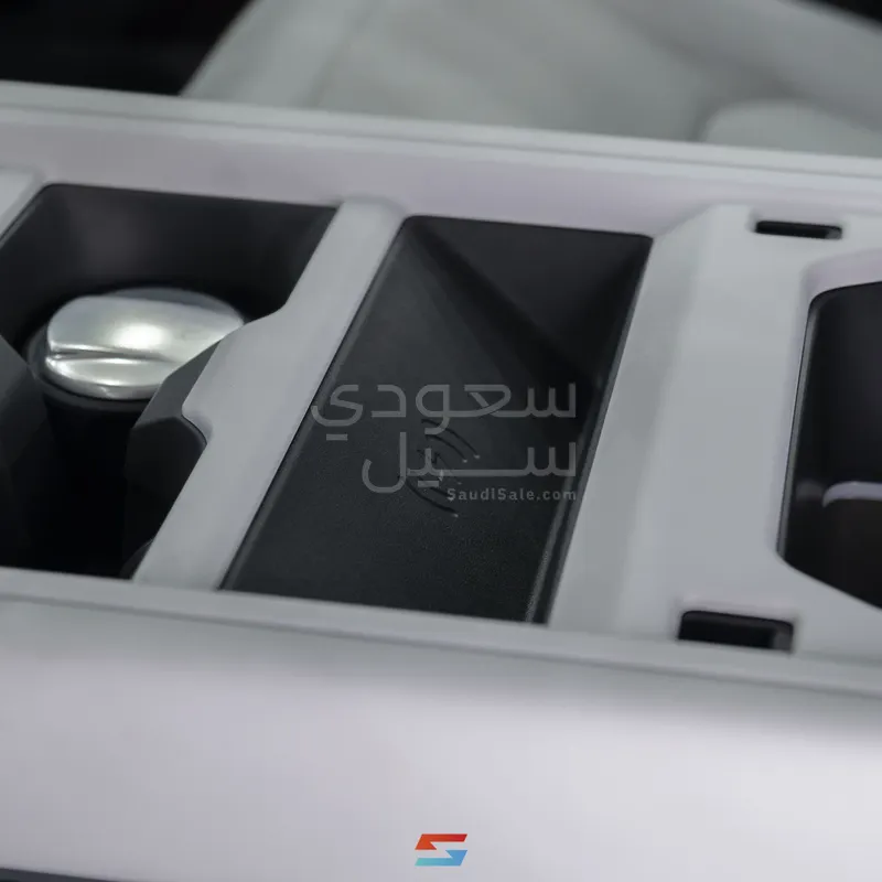 2026 لاند روفر ديفيندر اكس داينمك