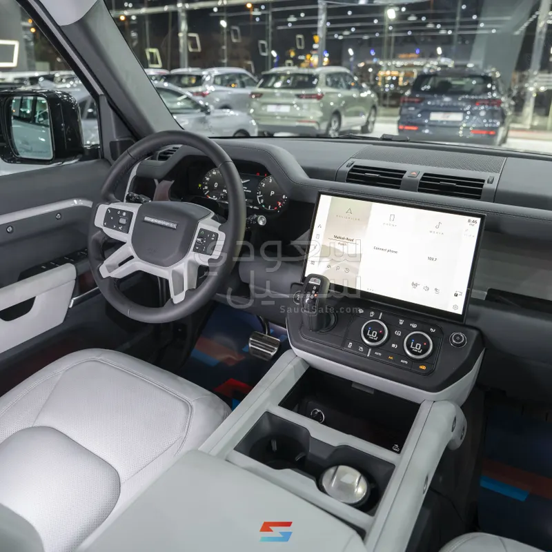 2026 لاند روفر ديفيندر اكس داينمك