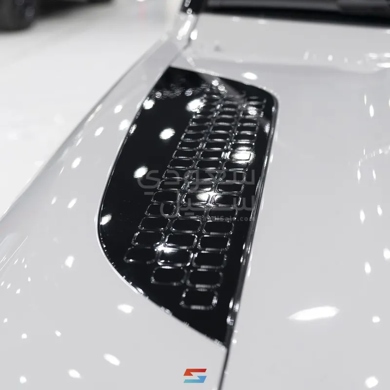 2026 لاند روفر ديفيندر اكس داينمك