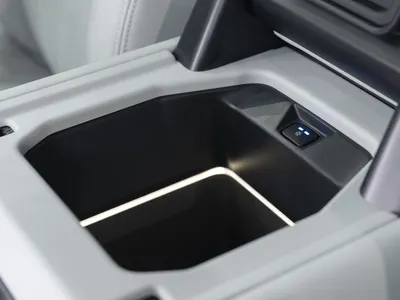 2026 لاند روفر ديفيندر اكس داينمك