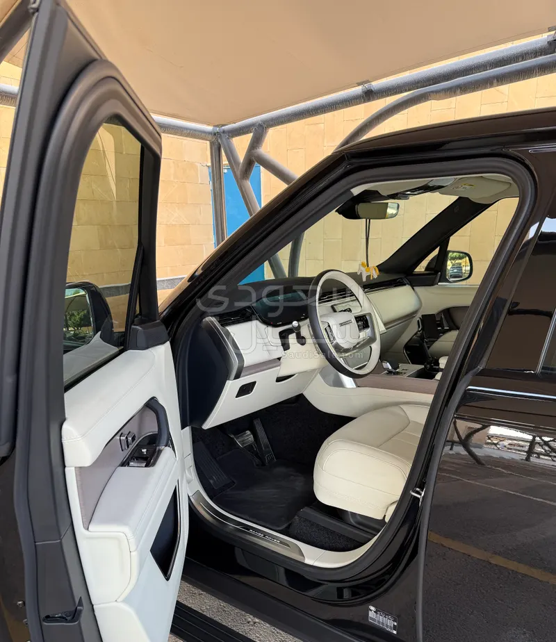 2025 لاند روفر رينج روفر اتش اس اي