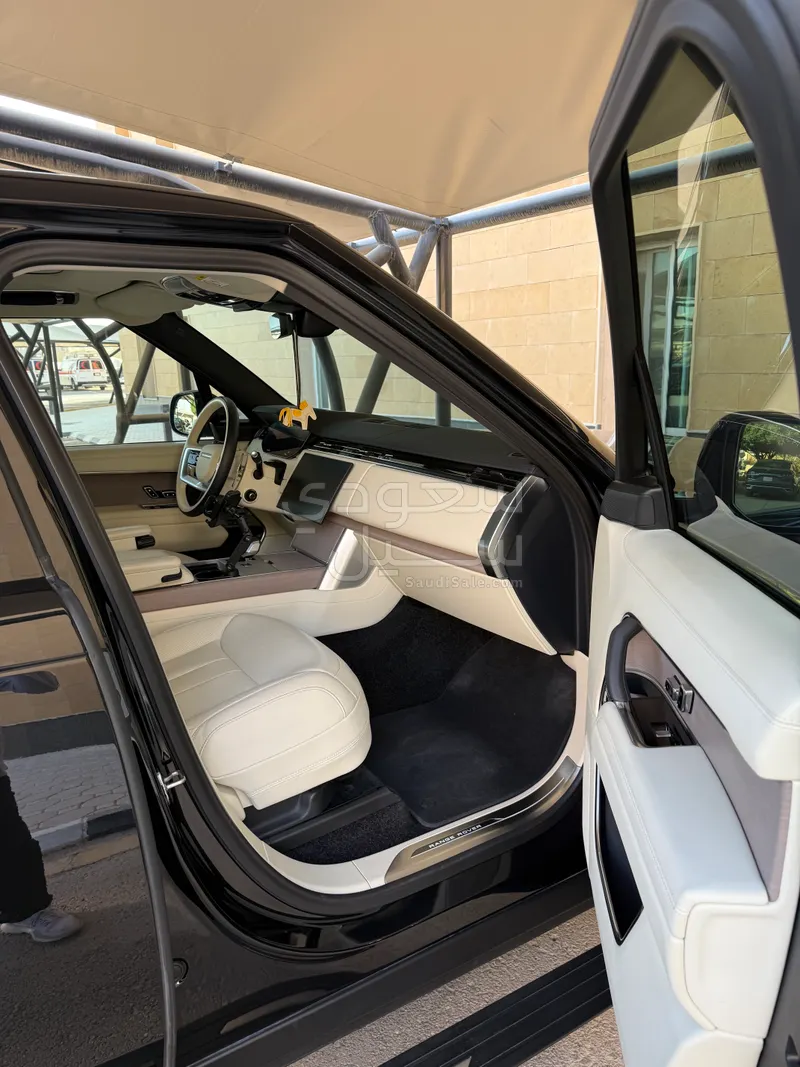 2025 لاند روفر رينج روفر اتش اس اي