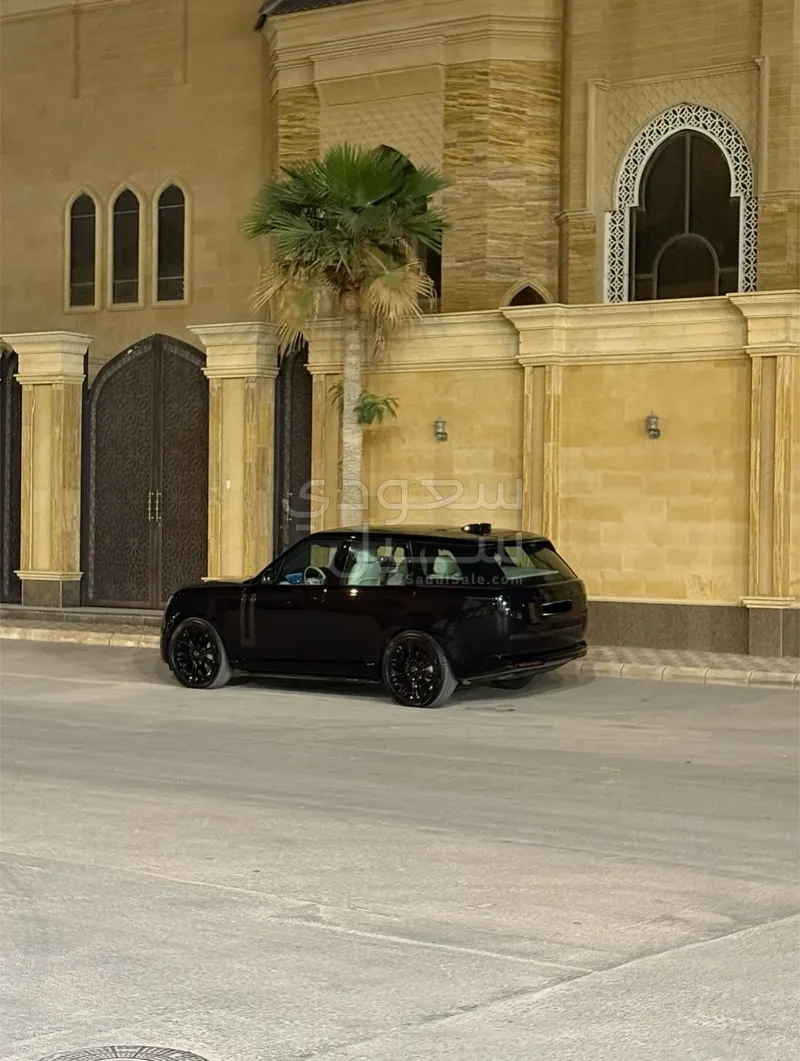 2025 Land Rover Range Rover HSE