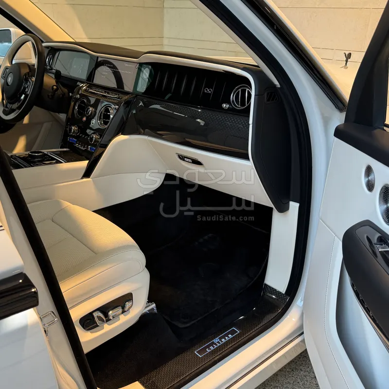 2025 Rolls-Royce Cullinan Black Badge