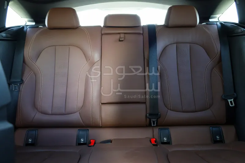 2020 بي ام دبليو الفئة اكس 6 إم 50 أي