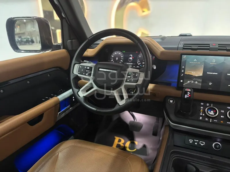 2024 لاند روفر ديفيندر اتش اس اي