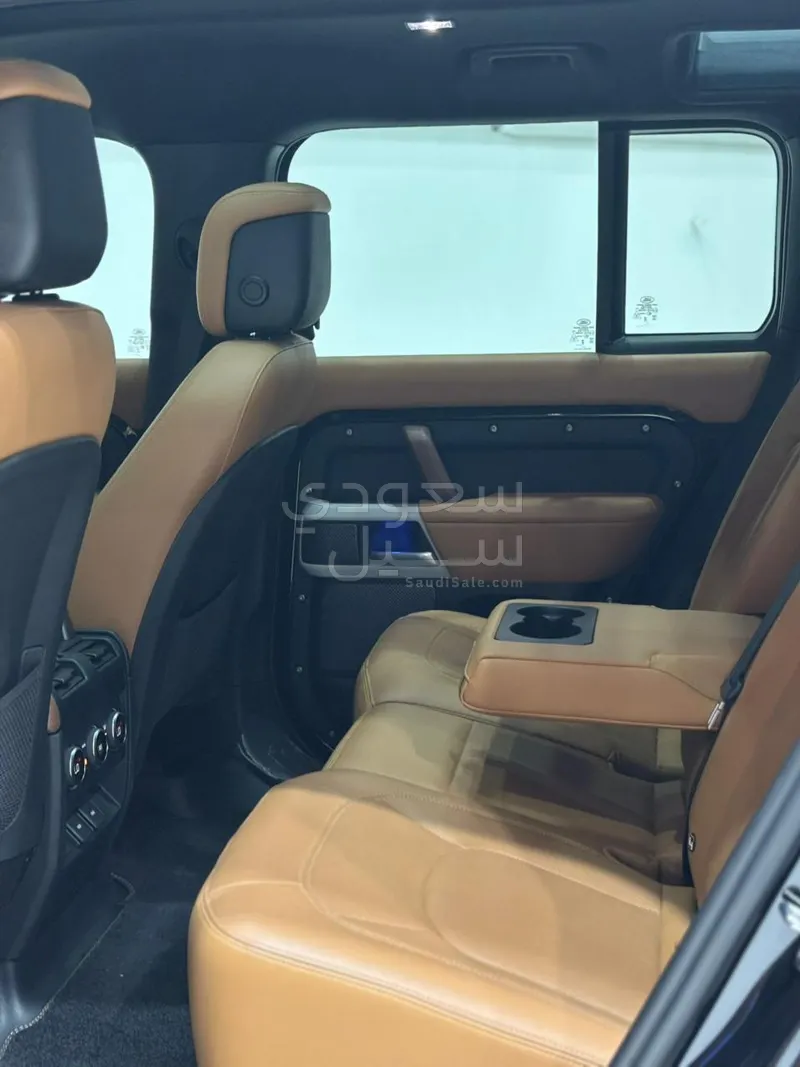 2024 لاند روفر ديفيندر اتش اس اي