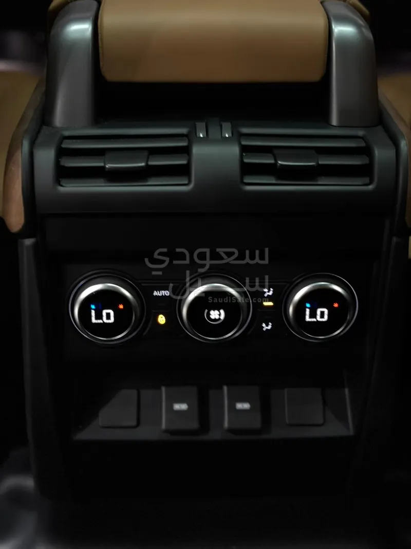 2024 لاند روفر ديفيندر اتش اس اي