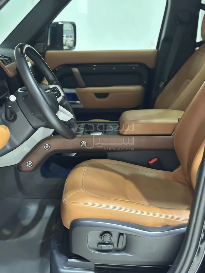 2024 لاند روفر ديفيندر اتش اس اي