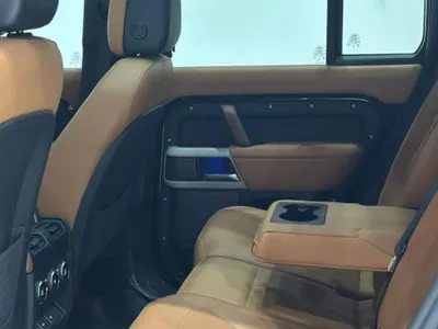 2024 لاند روفر ديفيندر اتش اس اي