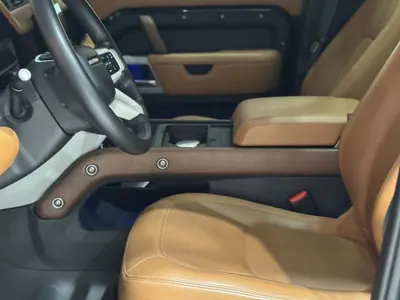 2024 لاند روفر ديفيندر اتش اس اي