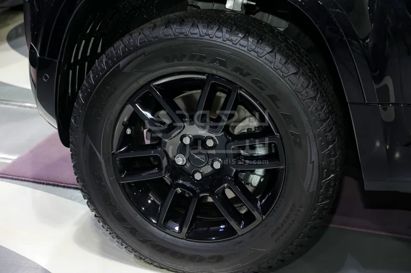 2026 لاند روفر ديفيندر اس اي