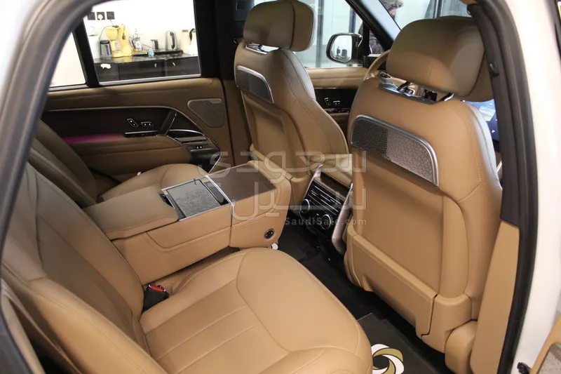 2025 لاند روفر رينج روفر اوتوبيوغرافي