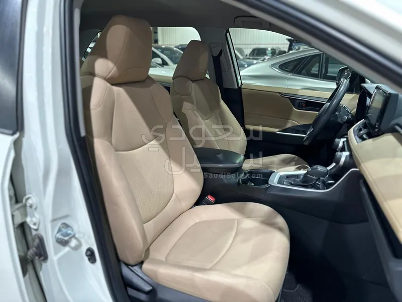 2021 تويوتا راف 4