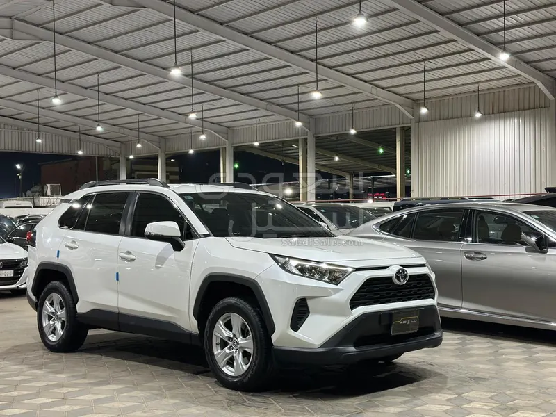 2021 تويوتا راف 4