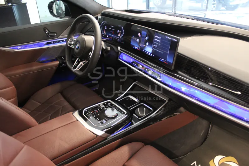 2025 بي ام دبليو الفئة السابعة 735أي