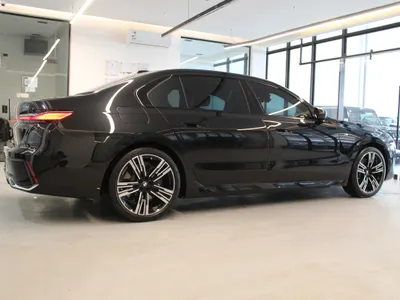 2025 بي ام دبليو الفئة السابعة 735أي