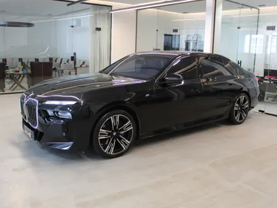 2025 بي ام دبليو الفئة السابعة 735أي