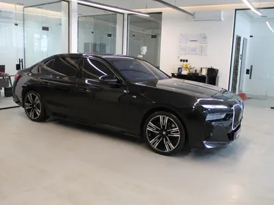 2025 بي ام دبليو الفئة السابعة 735أي