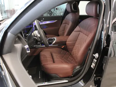 2025 بي ام دبليو الفئة السابعة 735أي