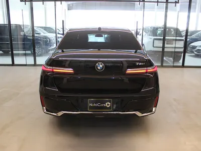 2025 بي ام دبليو الفئة السابعة 735أي