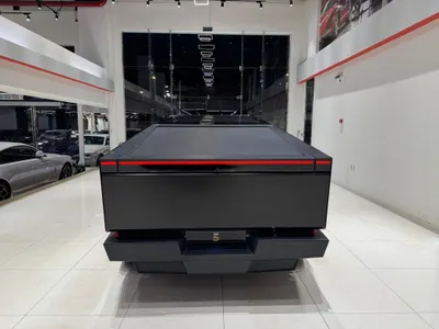 2024 تيسلا سايبر تراك