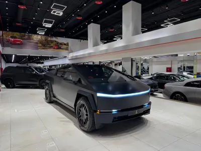 2024 تيسلا سايبر تراك