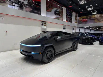 2024 تيسلا سايبر تراك