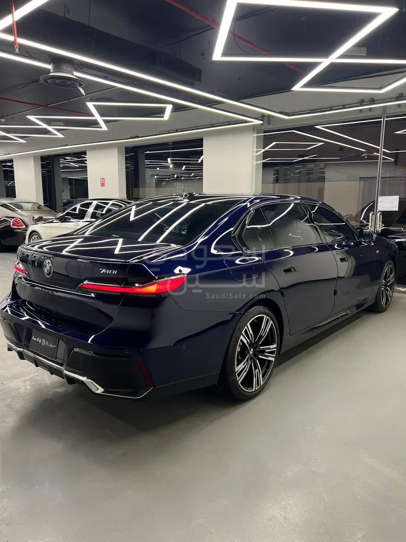 2023 بي ام دبليو الفئة السابعة 740أي