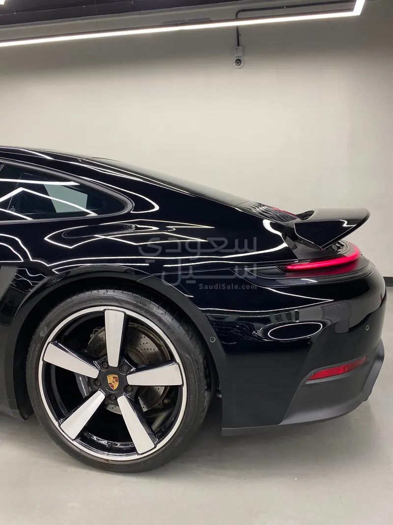 2025 بورش 911 كاريرا