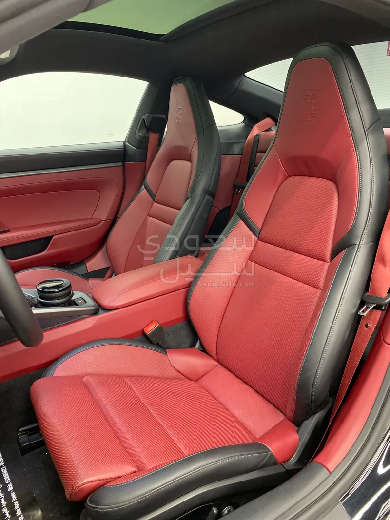 2025 بورش 911 كاريرا