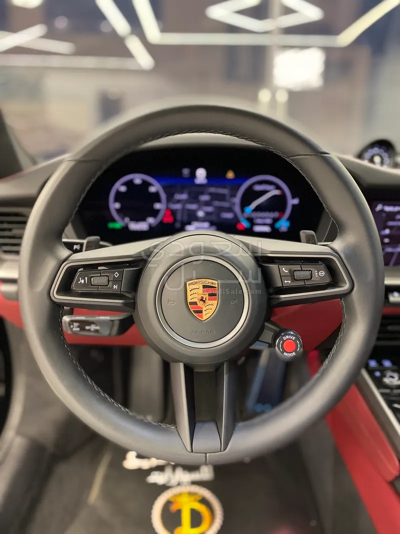 2025 بورش 911 كاريرا