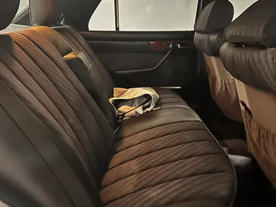 1989 مرسيدس - بنز إس إي 300